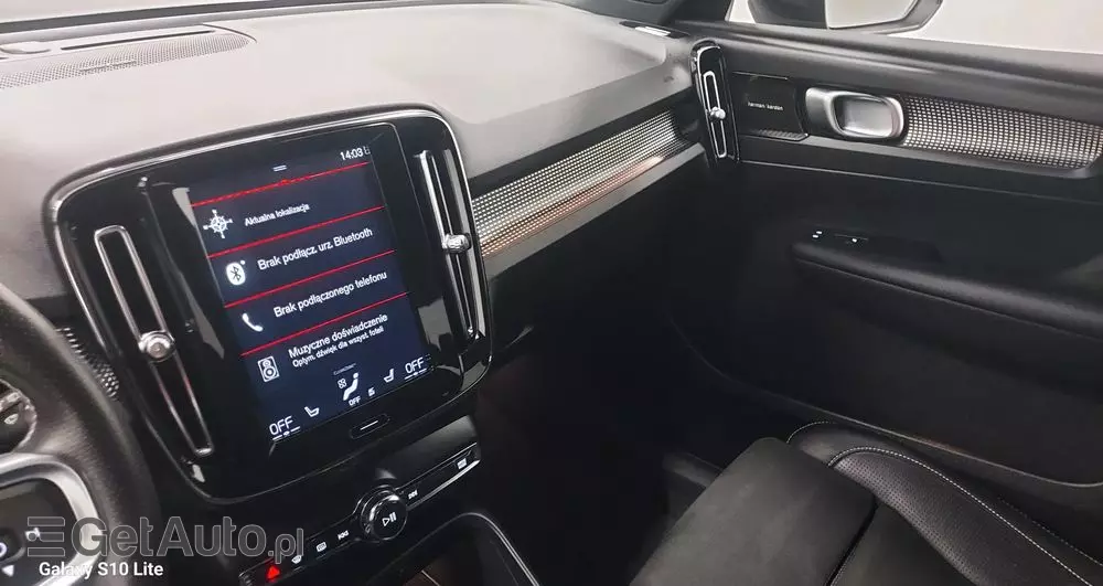 VOLVO XC 40 D3 R-Design