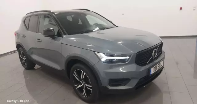 VOLVO XC 40 D3 R-Design