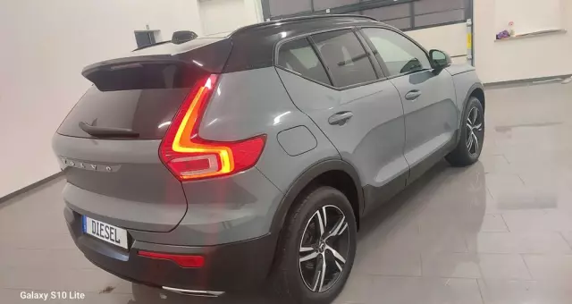 VOLVO XC 40 D3 R-Design
