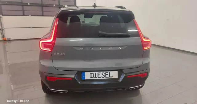VOLVO XC 40 D3 R-Design