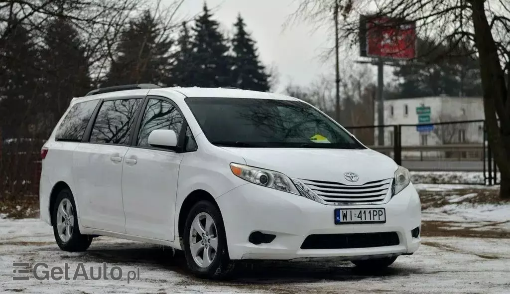 TOYOTA Sienna 