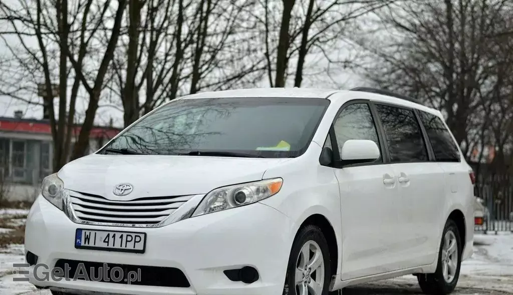 TOYOTA Sienna 