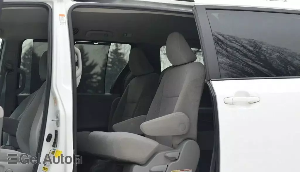 TOYOTA Sienna 