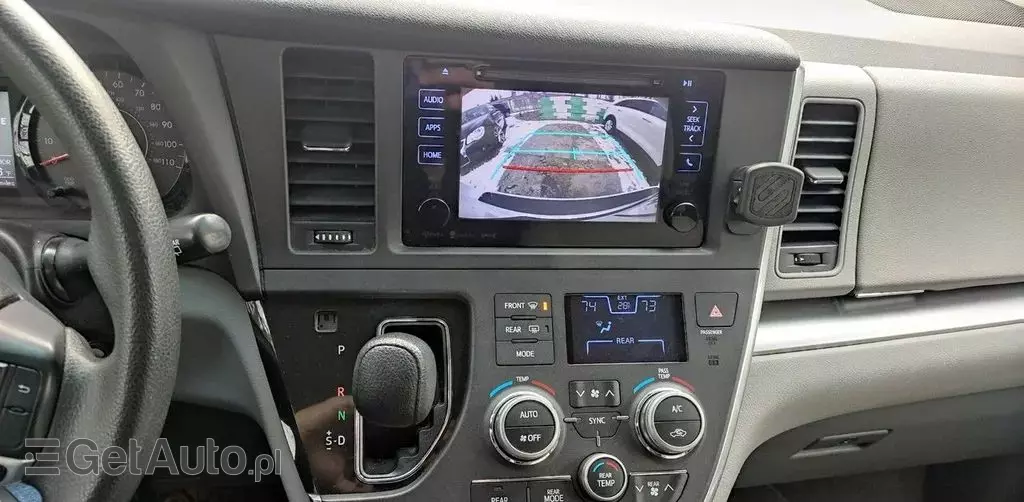 TOYOTA Sienna 