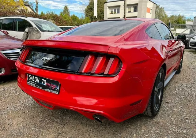 FORD Mustang 