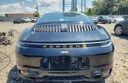 PORSCHE 911 