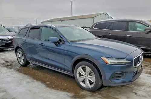 VOLVO V60 Cross Country 