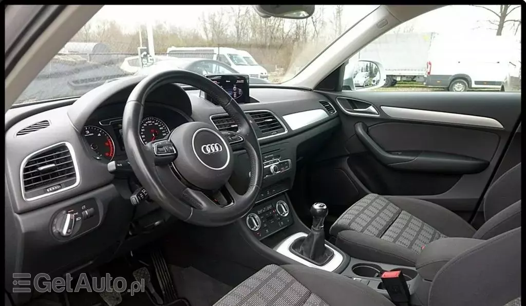 AUDI Q3 