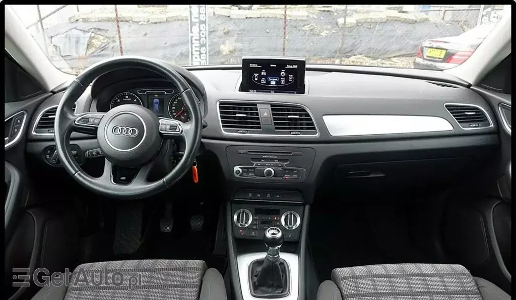 AUDI Q3 