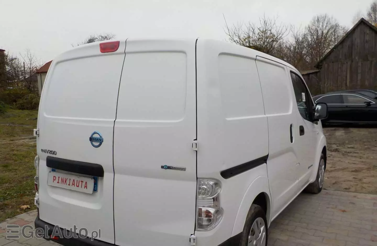 NISSAN E-NV200 