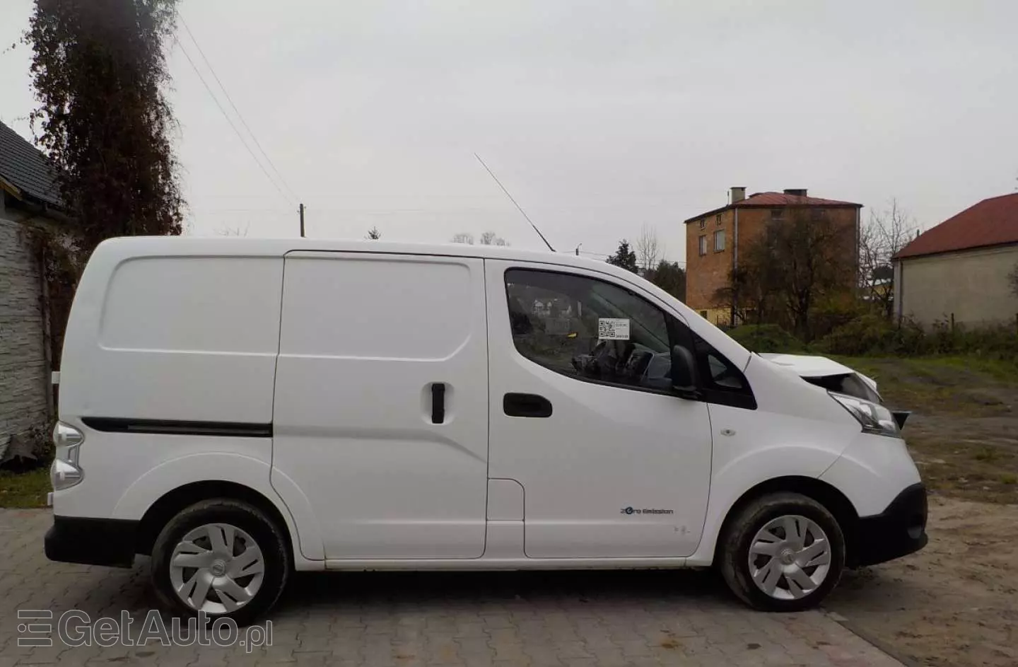 NISSAN E-NV200 