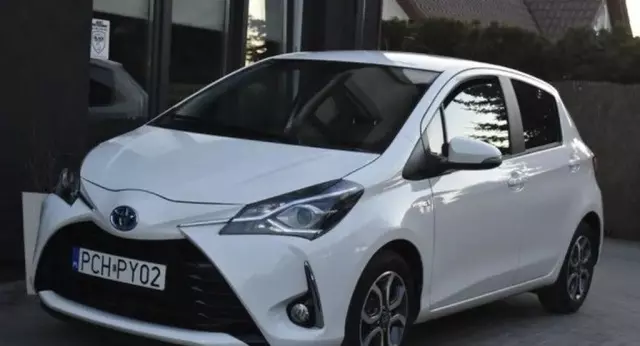 TOYOTA Yaris 