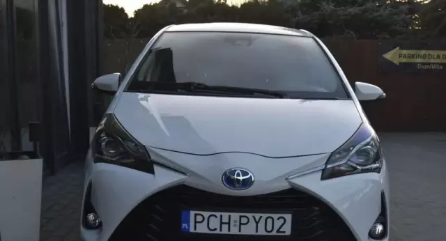 TOYOTA Yaris 