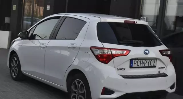 TOYOTA Yaris 