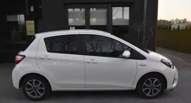 TOYOTA Yaris 
