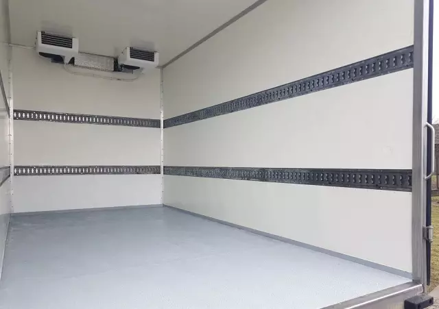 MERCEDES-BENZ Sprinter CHŁODNIA IZOTERMA 8EP AGREGAT ZANOTTI 4,22x2,15x2,30 KLIMA 314 CDI 