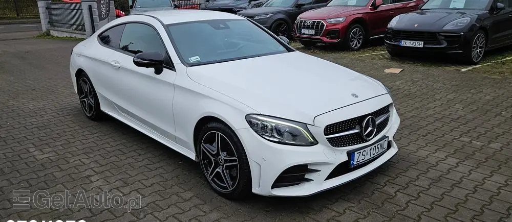 MERCEDES-BENZ Klasa C 200 4Matic 9G-TRONIC AMG Line