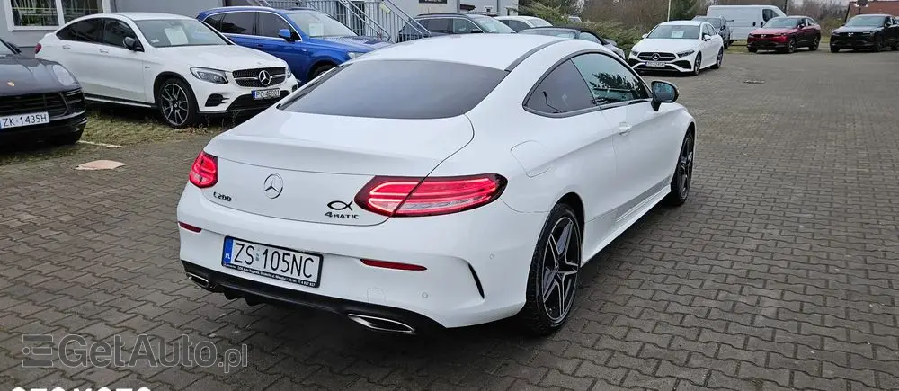 MERCEDES-BENZ Klasa C 200 4Matic 9G-TRONIC AMG Line