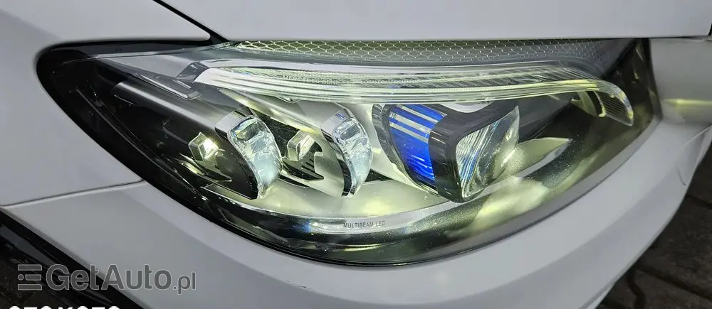 MERCEDES-BENZ Klasa C 200 4Matic 9G-TRONIC AMG Line