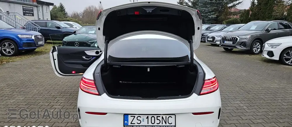 MERCEDES-BENZ Klasa C 200 4Matic 9G-TRONIC AMG Line