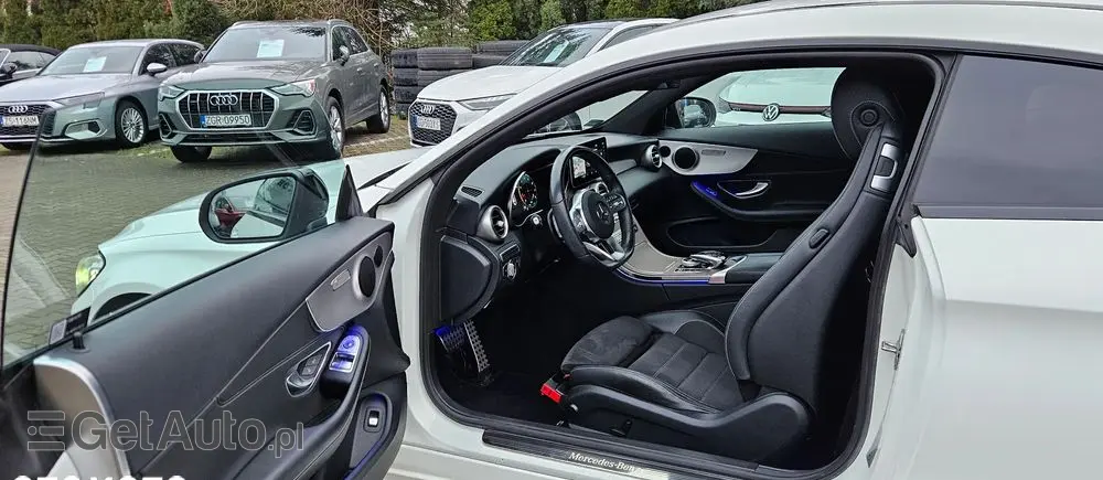 MERCEDES-BENZ Klasa C 200 4Matic 9G-TRONIC AMG Line