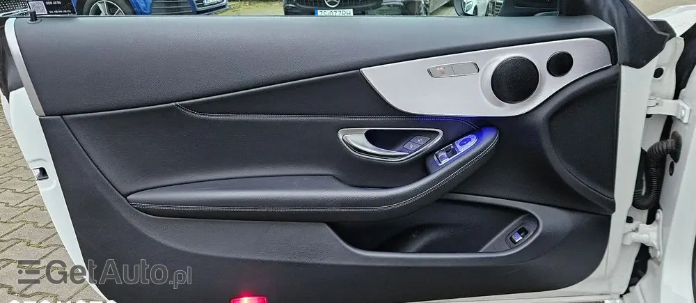 MERCEDES-BENZ Klasa C 200 4Matic 9G-TRONIC AMG Line