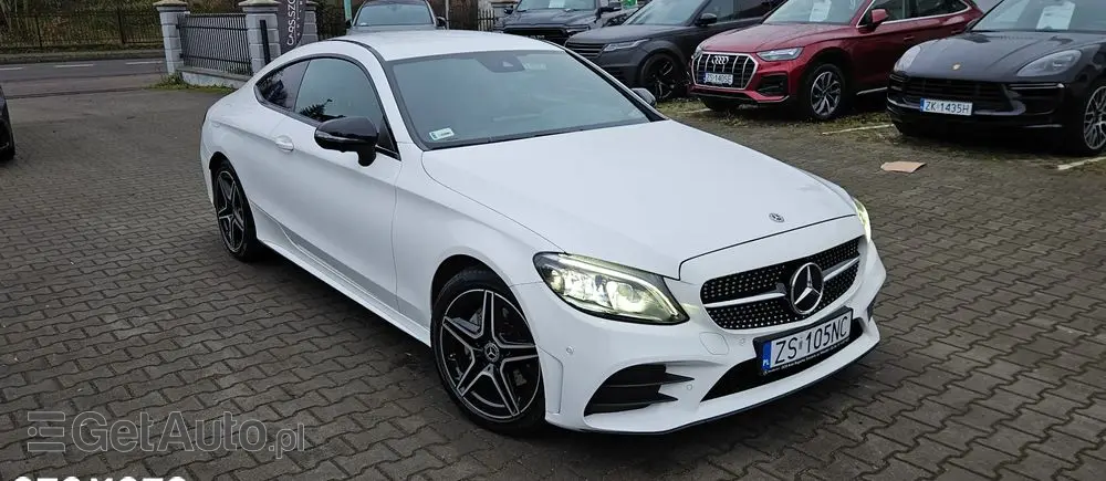 MERCEDES-BENZ Klasa C 200 4Matic 9G-TRONIC AMG Line