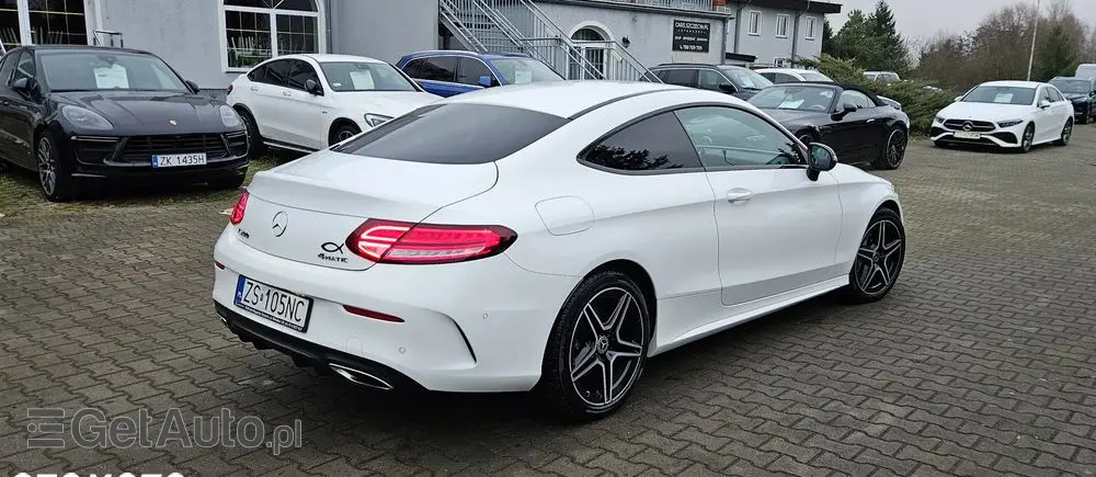 MERCEDES-BENZ Klasa C 200 4Matic 9G-TRONIC AMG Line