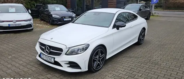 MERCEDES-BENZ Klasa C 200 4Matic 9G-TRONIC AMG Line