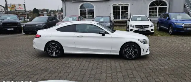MERCEDES-BENZ Klasa C 200 4Matic 9G-TRONIC AMG Line