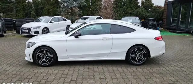 MERCEDES-BENZ Klasa C 200 4Matic 9G-TRONIC AMG Line