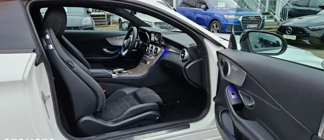 MERCEDES-BENZ Klasa C 200 4Matic 9G-TRONIC AMG Line