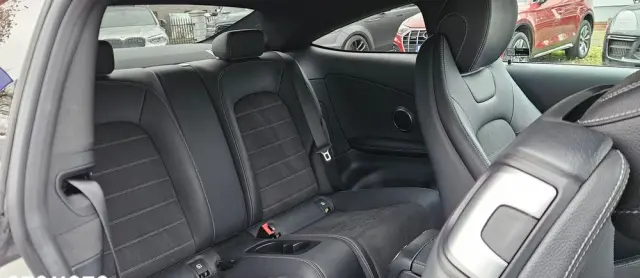 MERCEDES-BENZ Klasa C 200 4Matic 9G-TRONIC AMG Line