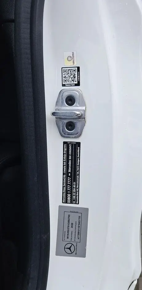 MERCEDES-BENZ Klasa C 200 4Matic 9G-TRONIC AMG Line