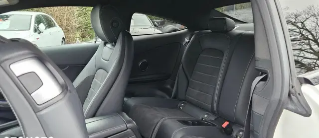 MERCEDES-BENZ Klasa C 200 4Matic 9G-TRONIC AMG Line