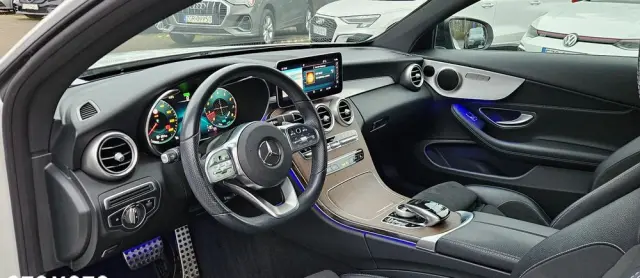 MERCEDES-BENZ Klasa C 200 4Matic 9G-TRONIC AMG Line