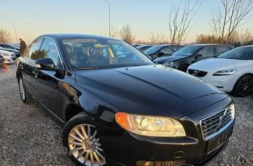 VOLVO S80 