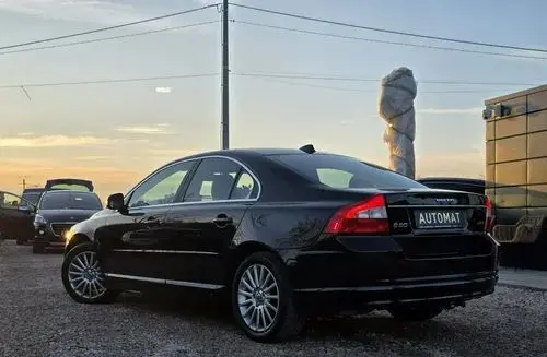 VOLVO S80 