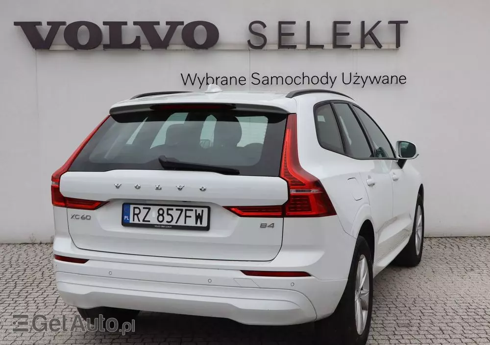 VOLVO XC 60 B4 B Momentum