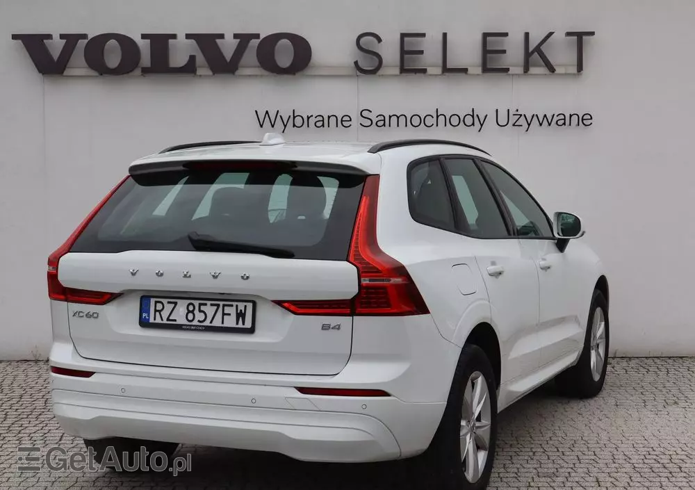 VOLVO XC 60 B4 B Momentum