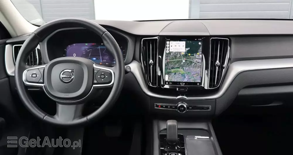 VOLVO XC 60 B4 B Momentum