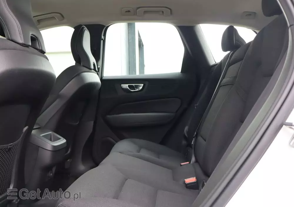 VOLVO XC 60 B4 B Momentum