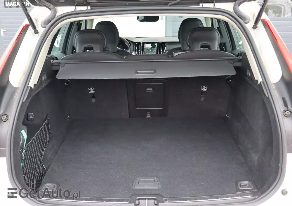 VOLVO XC 60 B4 B Momentum