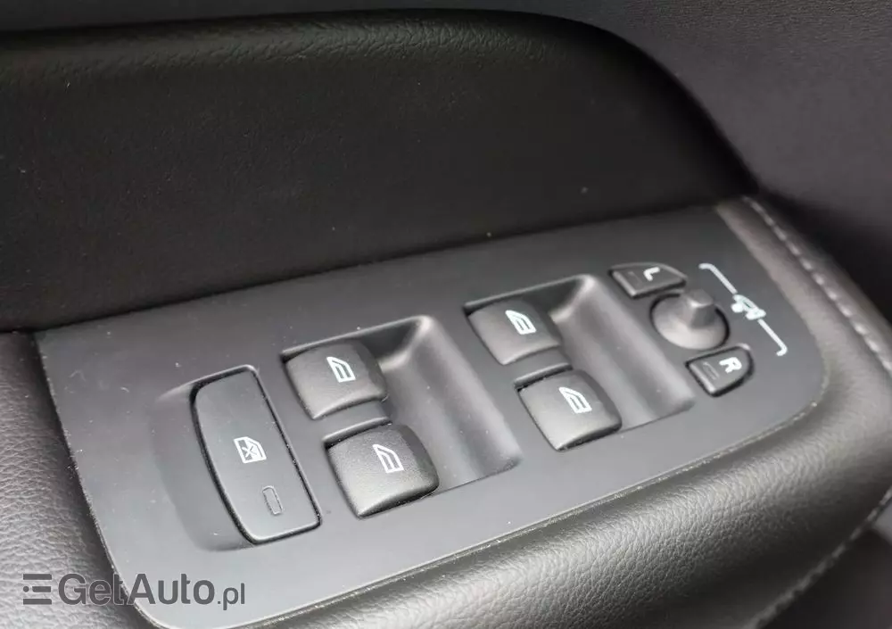 VOLVO XC 60 B4 B Momentum