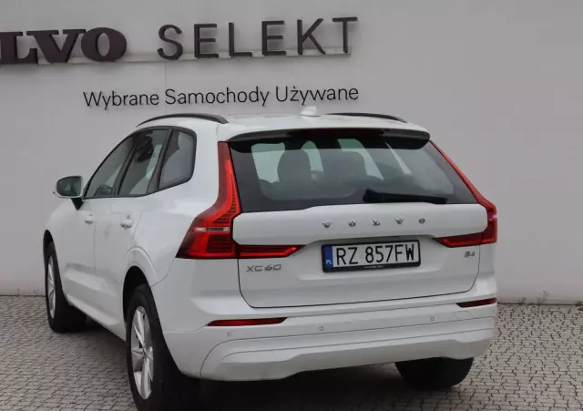 VOLVO XC 60 B4 B Momentum