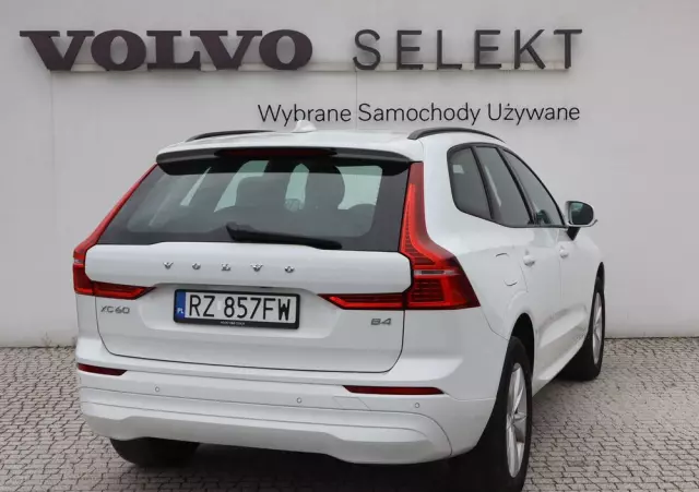 VOLVO XC 60 B4 B Momentum