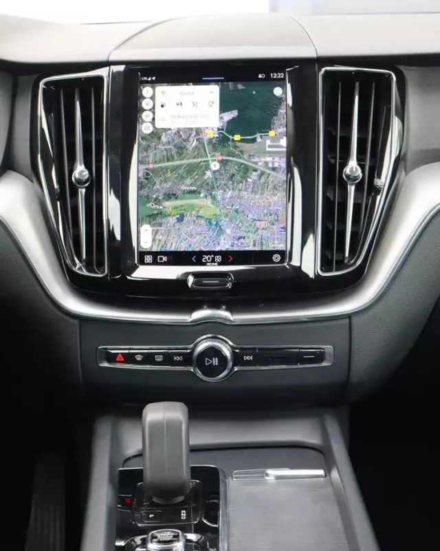 VOLVO XC 60 B4 B Momentum