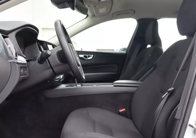 VOLVO XC 60 B4 B Momentum