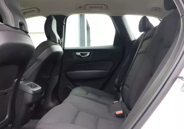 VOLVO XC 60 B4 B Momentum