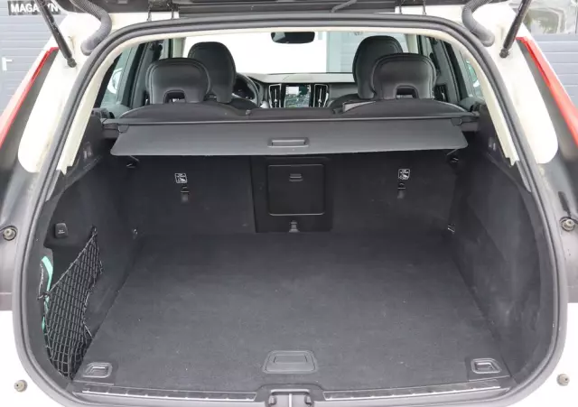 VOLVO XC 60 B4 B Momentum